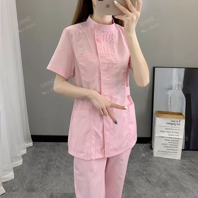 Rosa Krankenschwester-Uniforme – Medical Lab Logo Bewertung und Preis